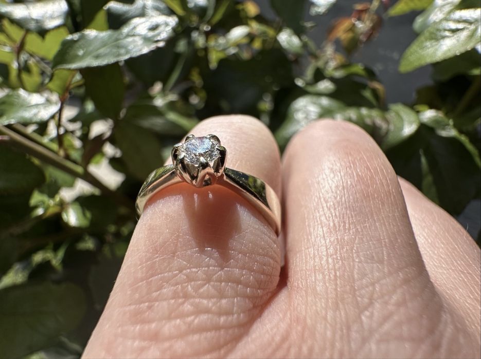 Золота каблучка з діамантом 4/4,0.25 ct.,(4 мм.)16.5 розмір,2.7 грам