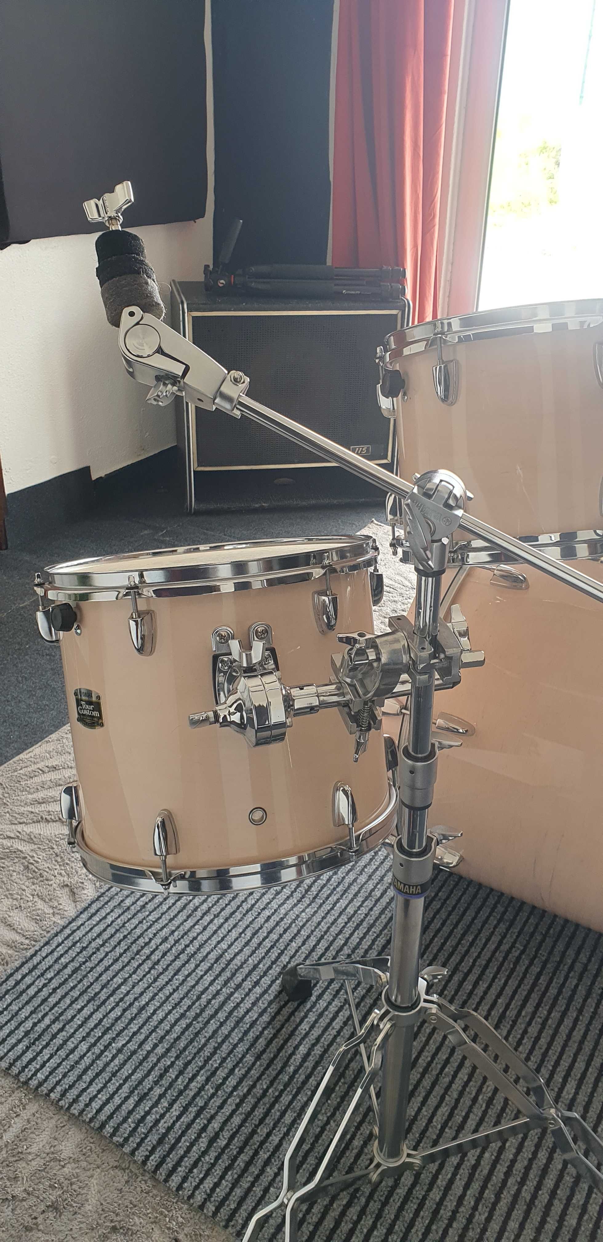 Bateria Yamaha Tour Custom Air-Seal Maple Shell 22"