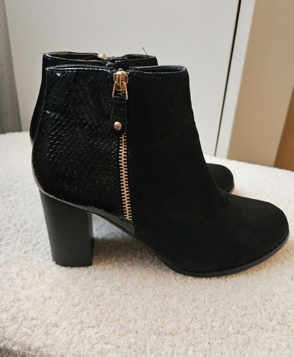 Buty na obcasie, słupku, botki na zamek 38