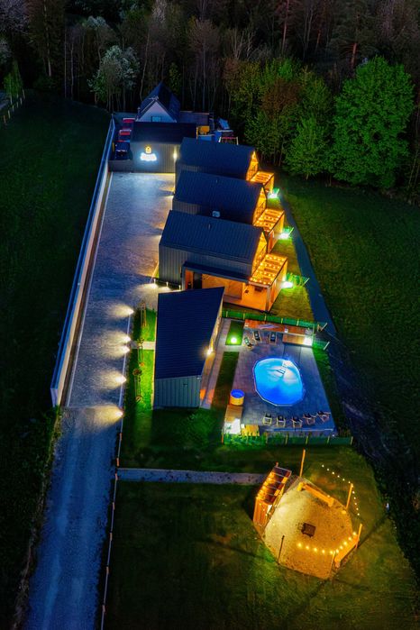 Słone Wzgórze – ucieknij w góry! Domki z jacuzzi, basenem i sauną