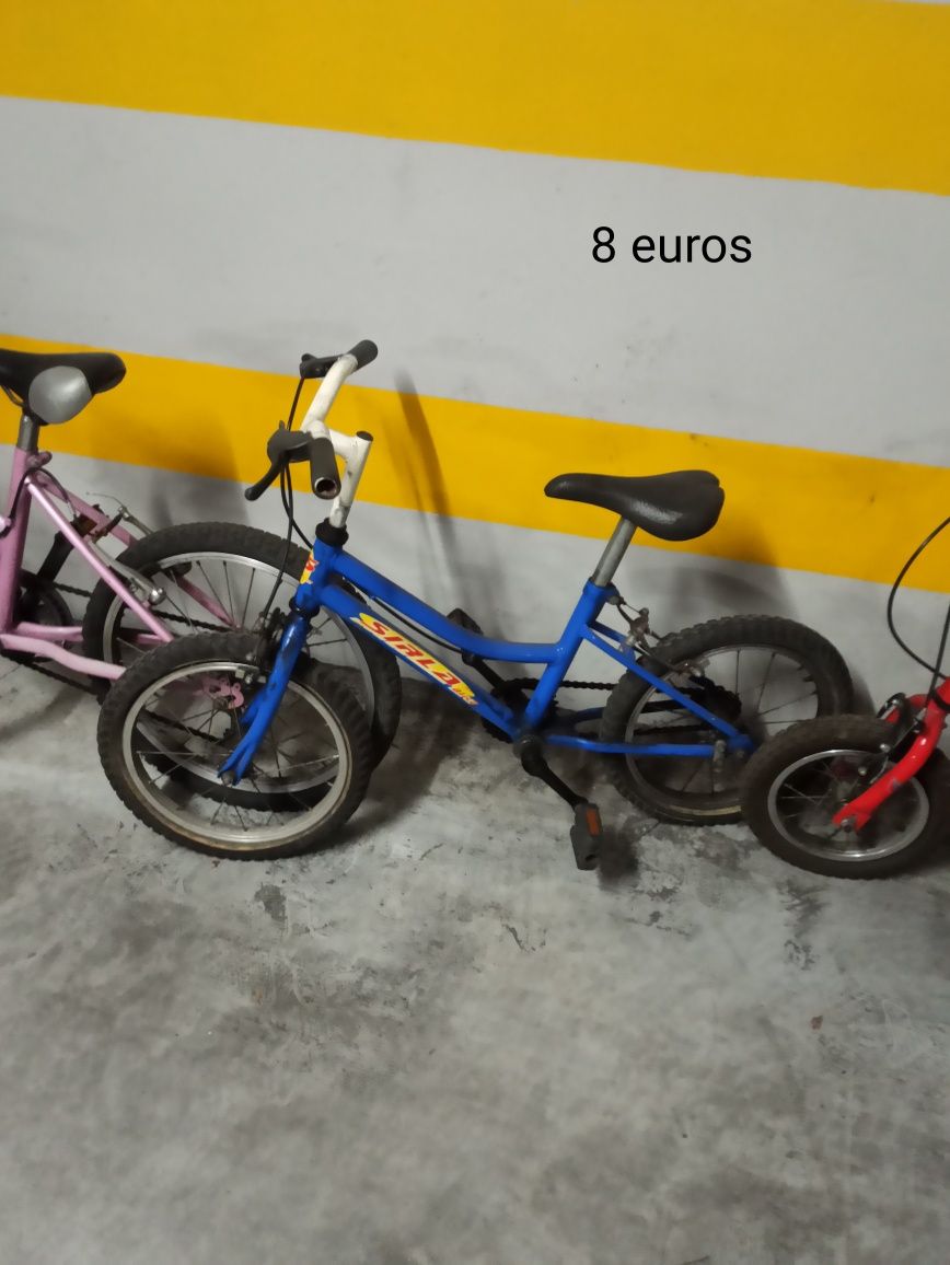 Triciclos e bicicletas de criança