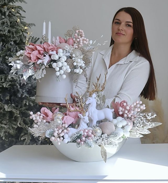 Різдвяні композиції кашпо зі свічками та оленями