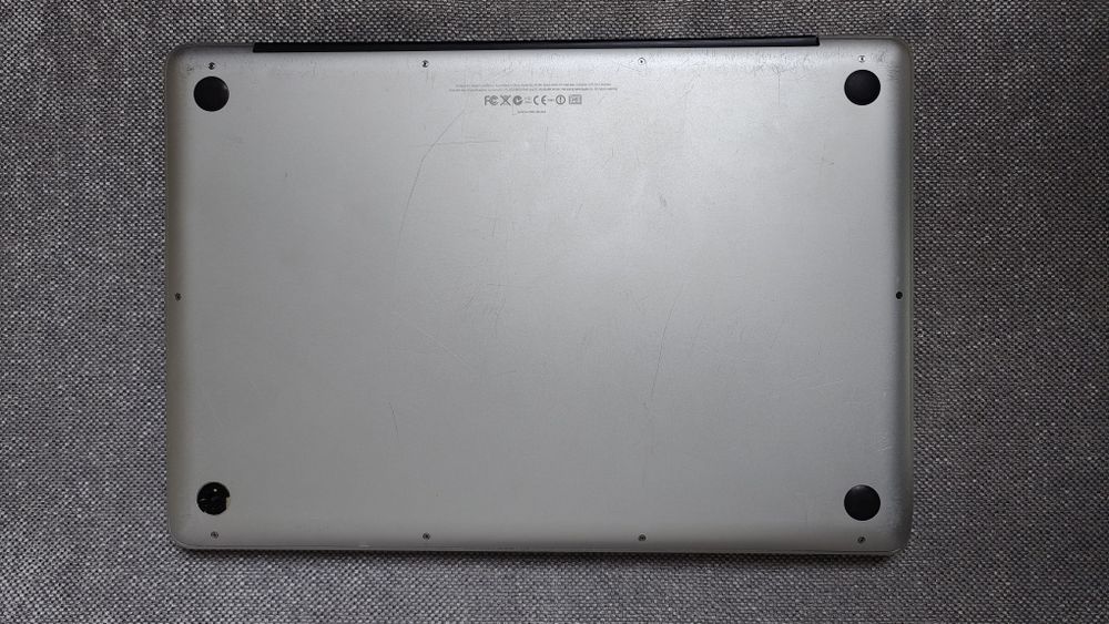 Эппл МакБук Про с зарядным Apple MacBook pro