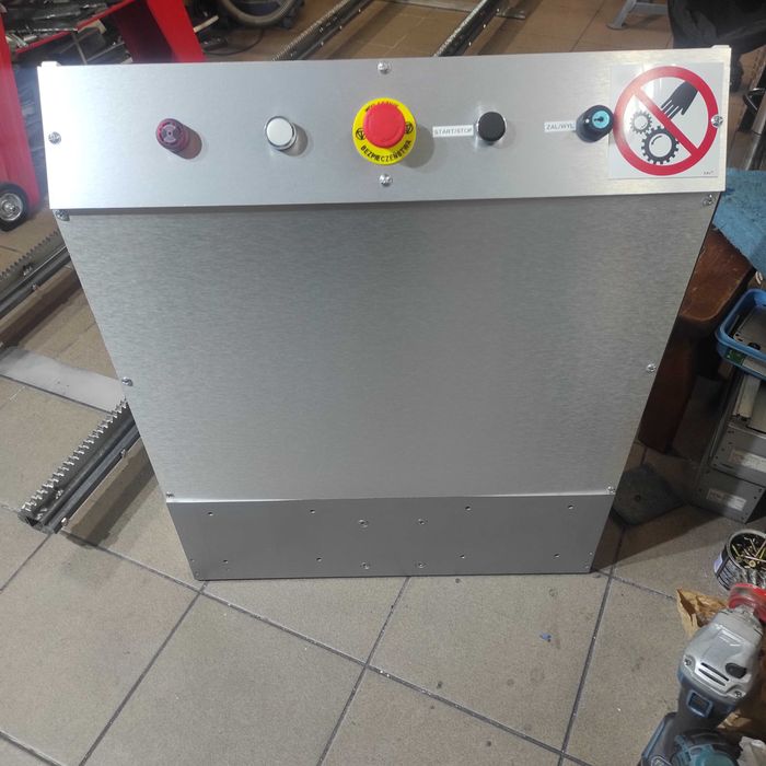 Winda transportowa dla osób niepełnosprawnych lub towarów