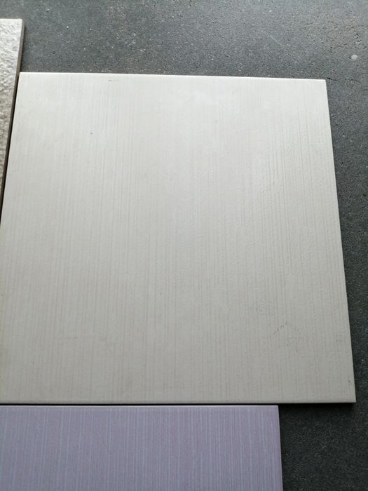 Sprzedam płytki ceramiczne  25 m2