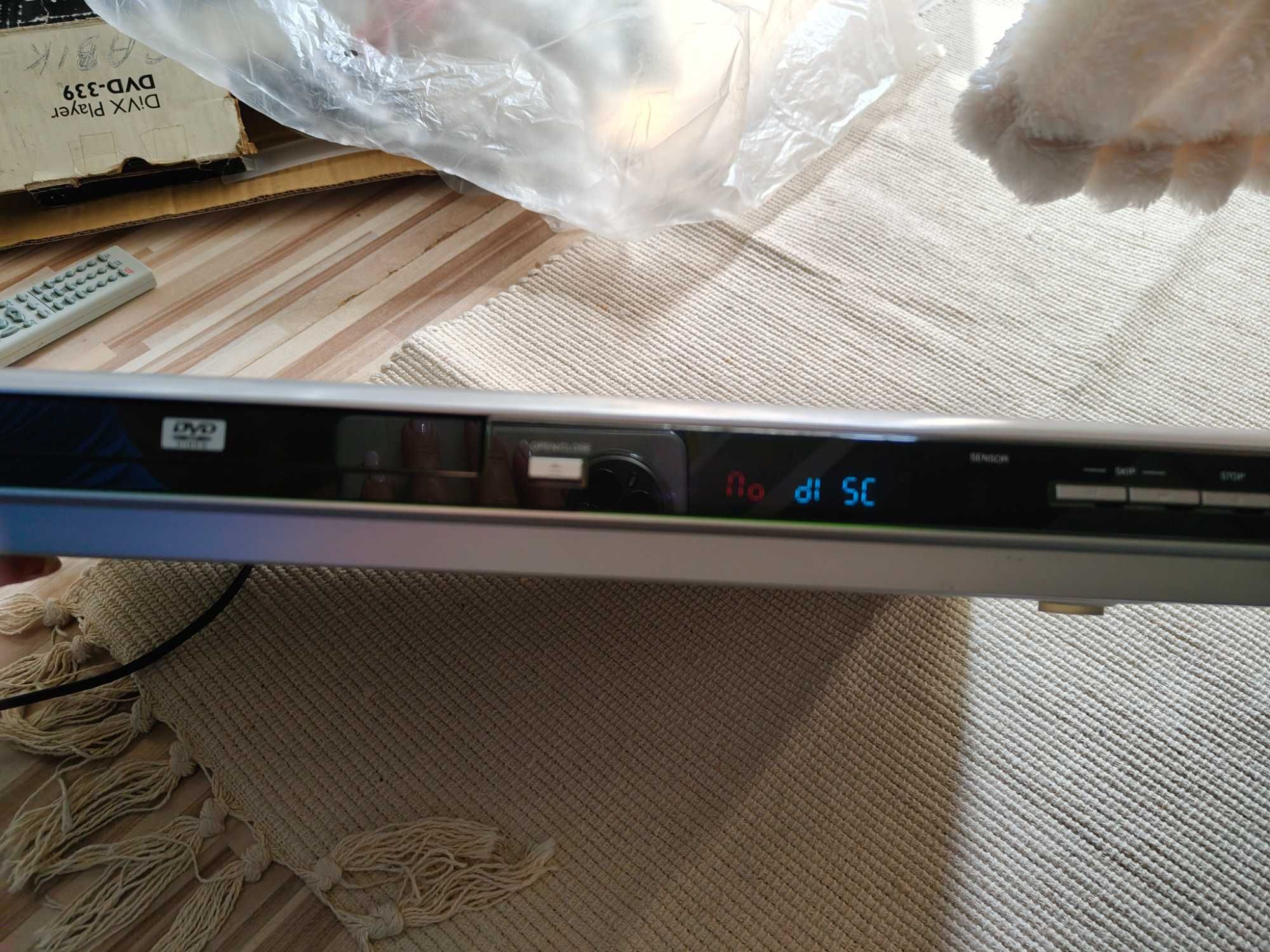 Odtwarzacz DVD - 339 DK Digital, pilot, instrukcja, kabel