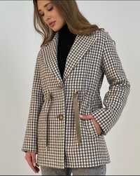 Продам укороченное пальто фирмы K&E BY ELNI р.42