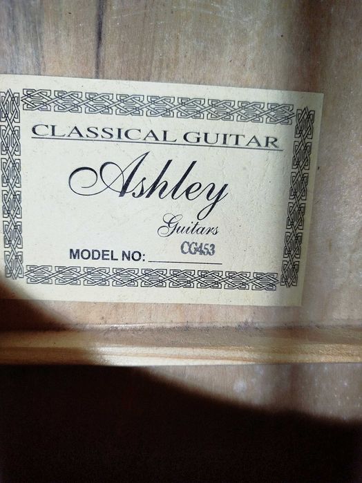 Vendo Violão/guitarra acompanha capa