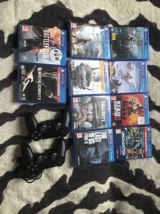 Ps 4 Pro 1 Tb,  2  джойстика + 10 топ Ігор