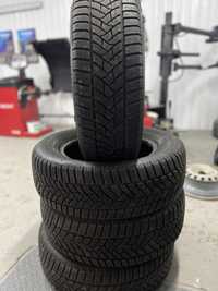 Продам резину Dunlop R16 215/65