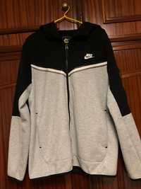 Casaco Nike tech fleece preto e cinza