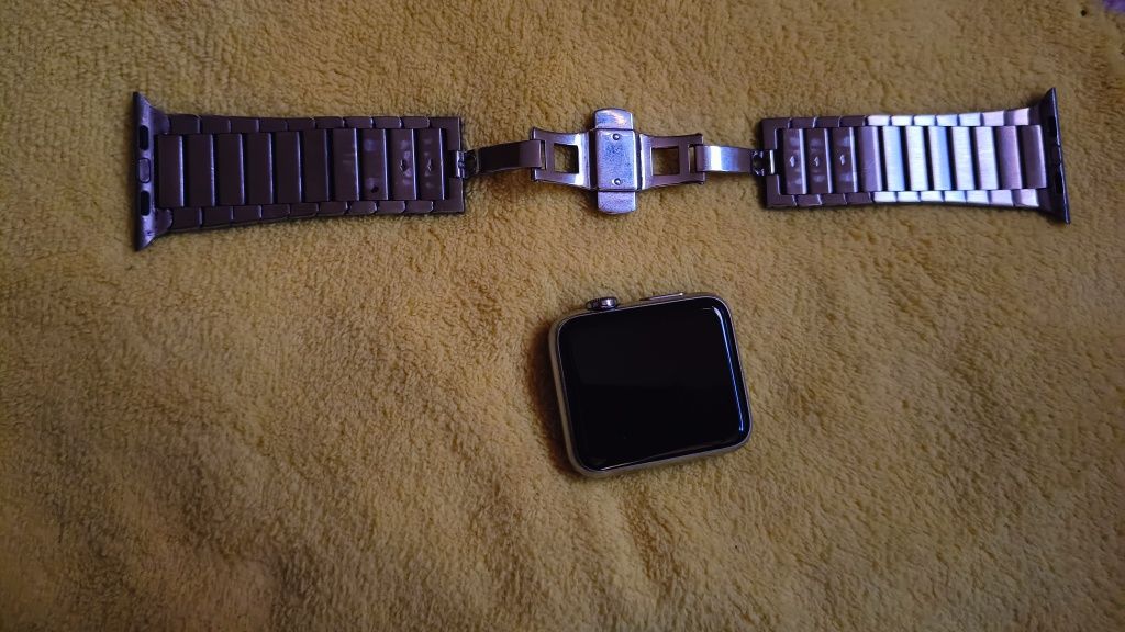 Apple Watch  Sapphire crystal • 42mm. (A1554)