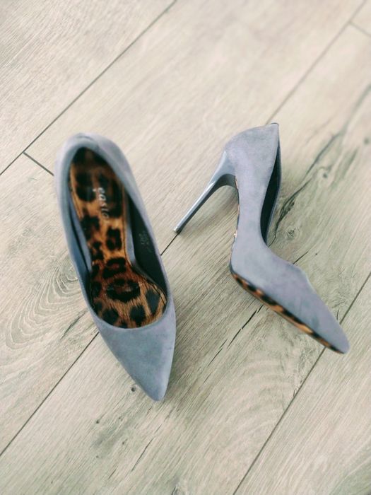 Buty damskie na obcasie - piękne nowe!