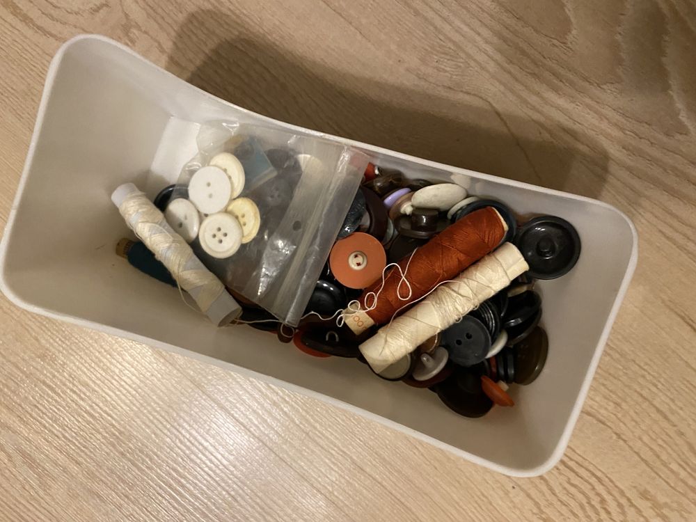 Pudełko guzików mix PRL