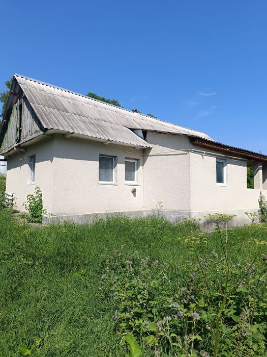 Продаж будинка в передмісті