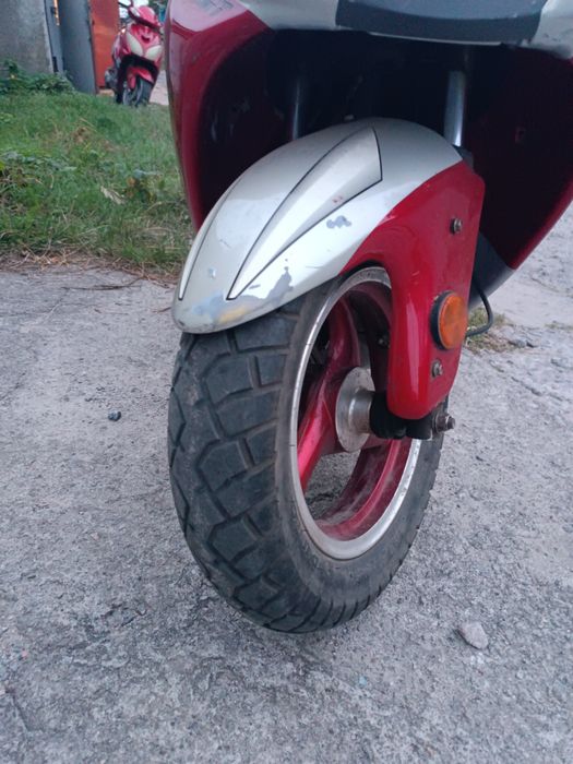 Продам скутер двух местный 2т