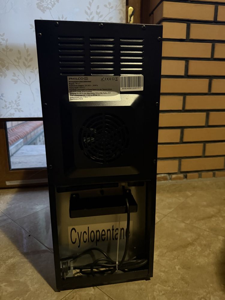 Винна шафа Philco PW12F 65см/12 пляшок