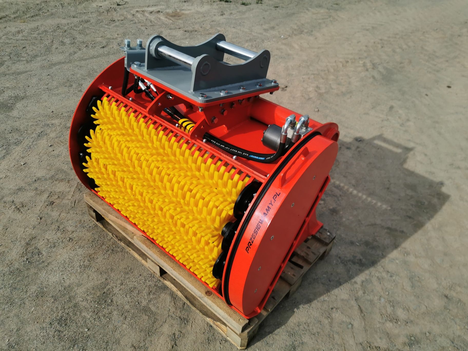 Łyżka przesiewająca PRZESIEWAMY.PL Model 4x105 dla maszyn 6t - 8t