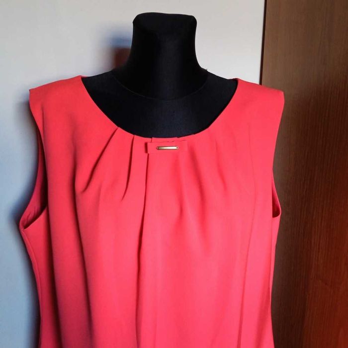 Elegancka jasno czerwona sukienka r. 50/52