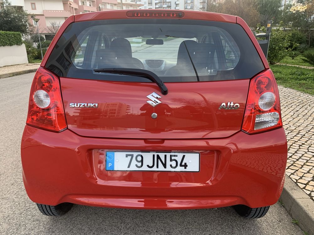 49 mil km * Suzuki 1.0 * 67 cv * 4 Pneus Novos * Histórico de Revisões