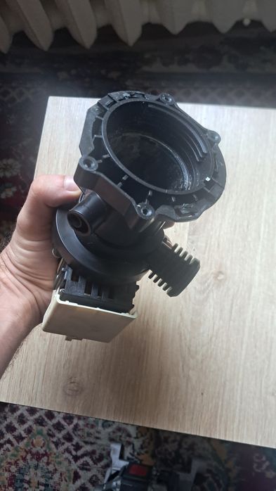 Насос Помпа стиральной машины Indesit iwsd6105