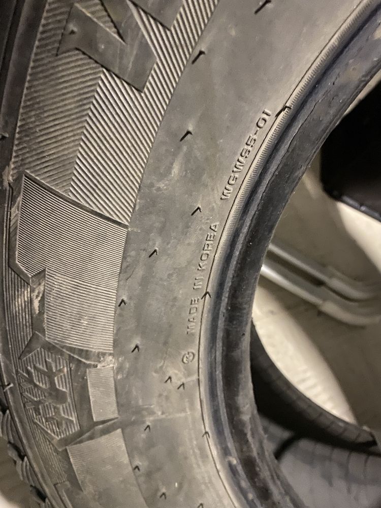 Продам Шини nexen зима 235/65R17