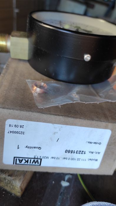 Manometr przemysłowy