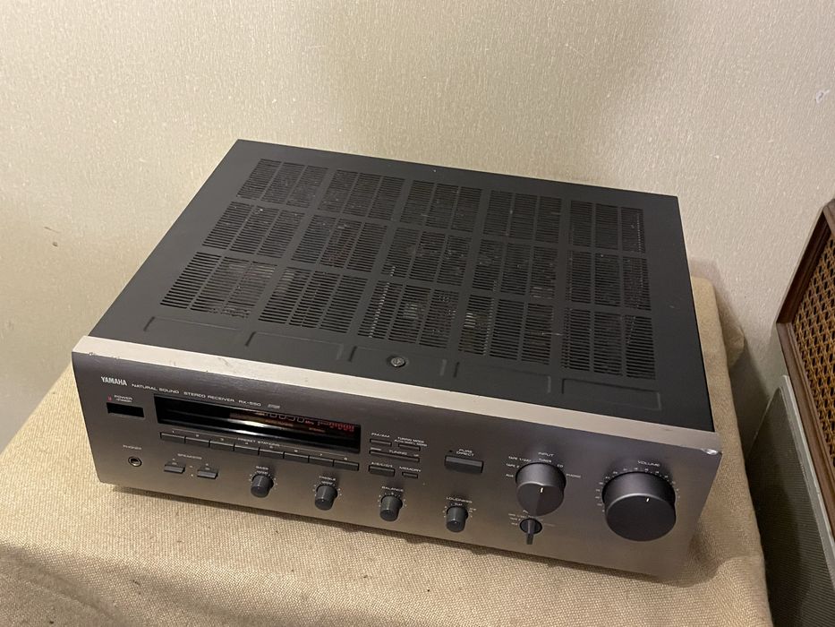 Музыкальный транзисторный HI-FI ресивер YAMAHA RX-550 (2х100Вт/10кг)