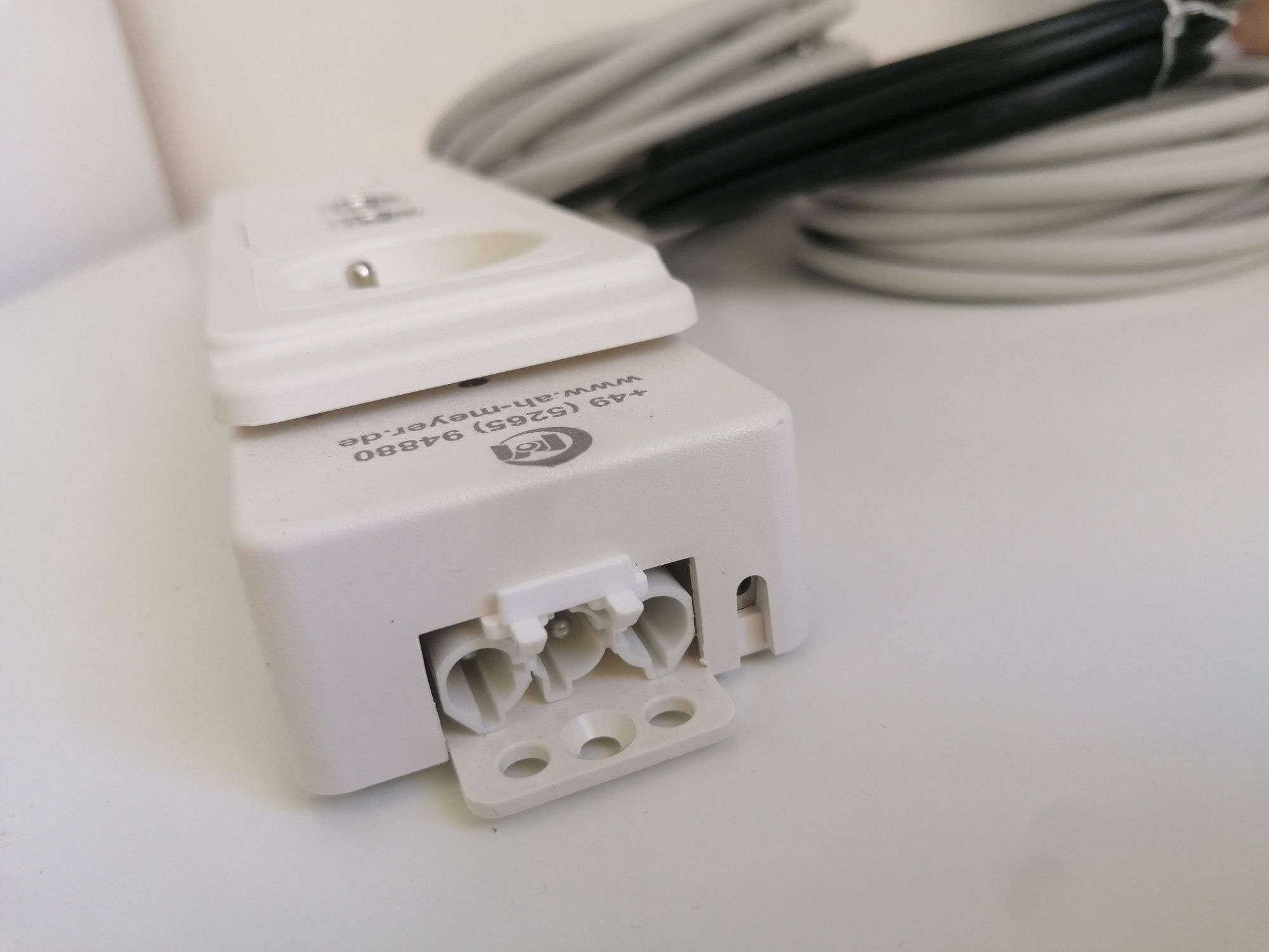 Listwa zasilająca media port rj45 przedłużacz