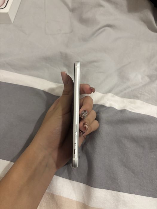 iPhone SE (2020)