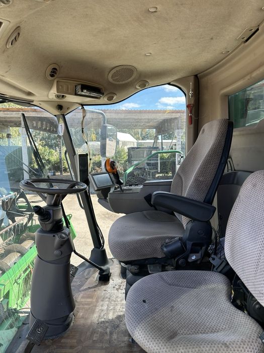 Комбайн John Deere W650