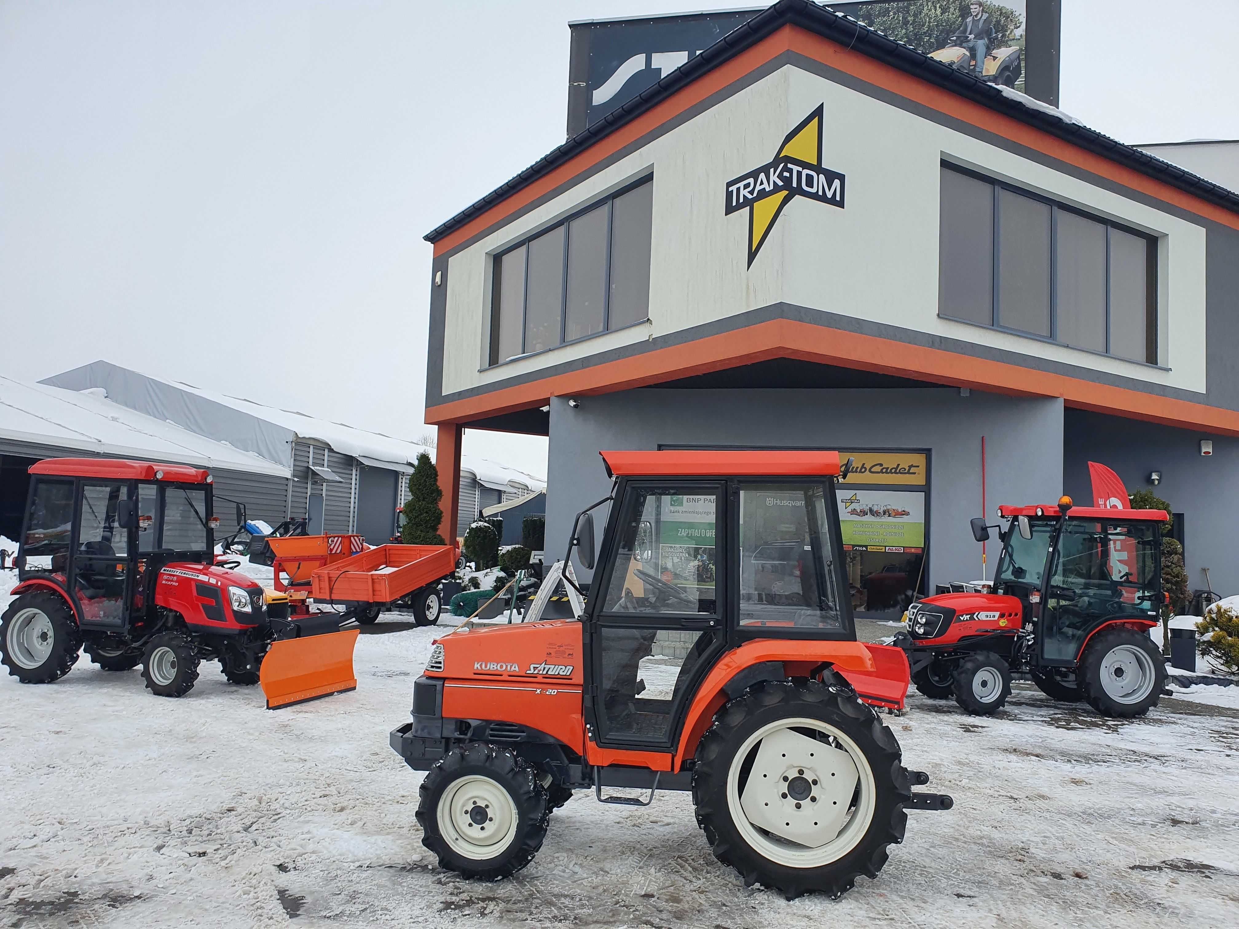 Kubota Saturn traktor 4x4 diesel kabina 4-cylindry, pług