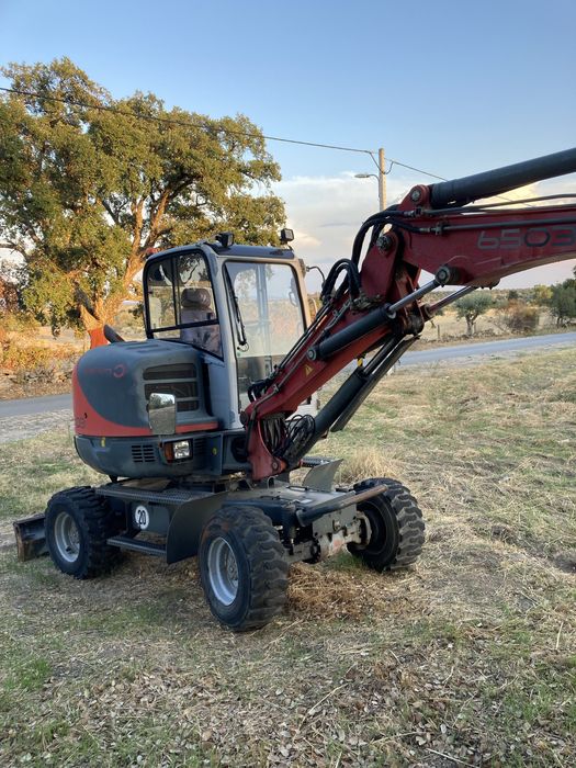 Máquina Giratória Neuson