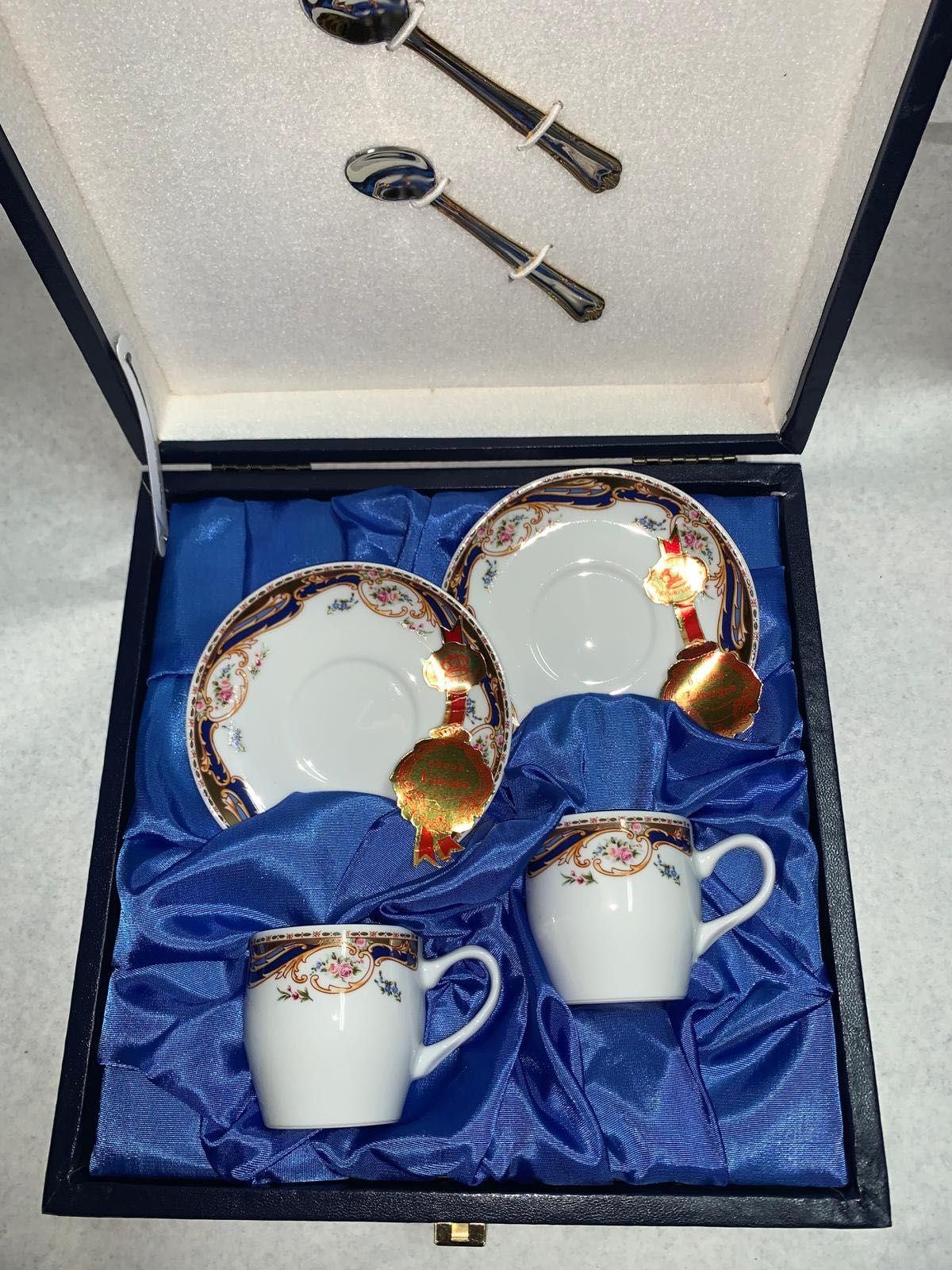 Par de chávenas em porcelana Limoges (França)