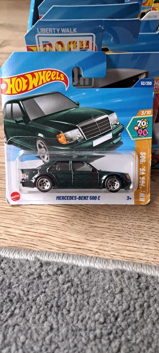 Samochodzik hot wheels