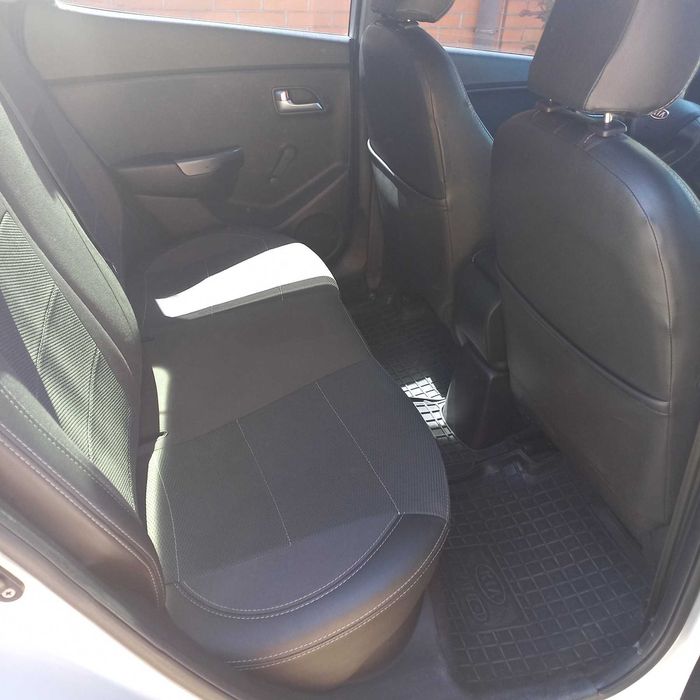 Авто Киа Рио 2012 1.4 аатомат