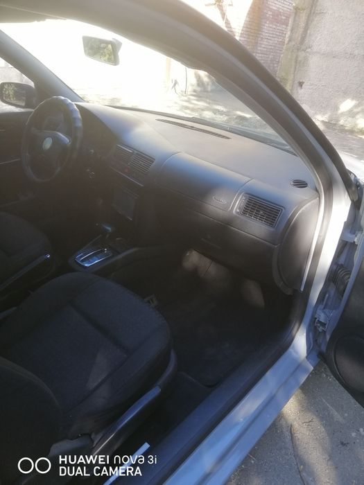 Volkswagen Golf 4 2.0 AKПП