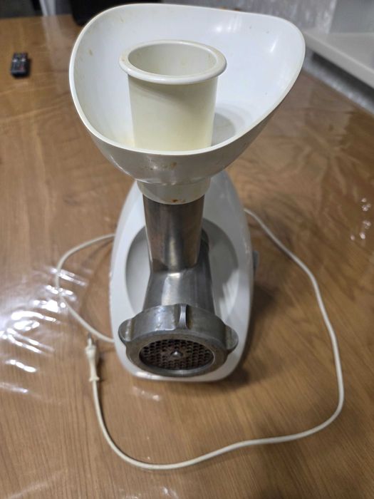 Продам электрическая мясорубка Zelmer