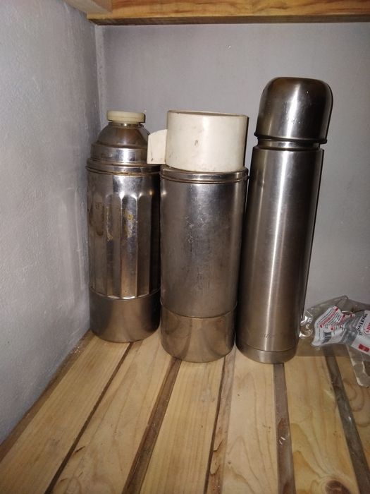 Продам термоси для води