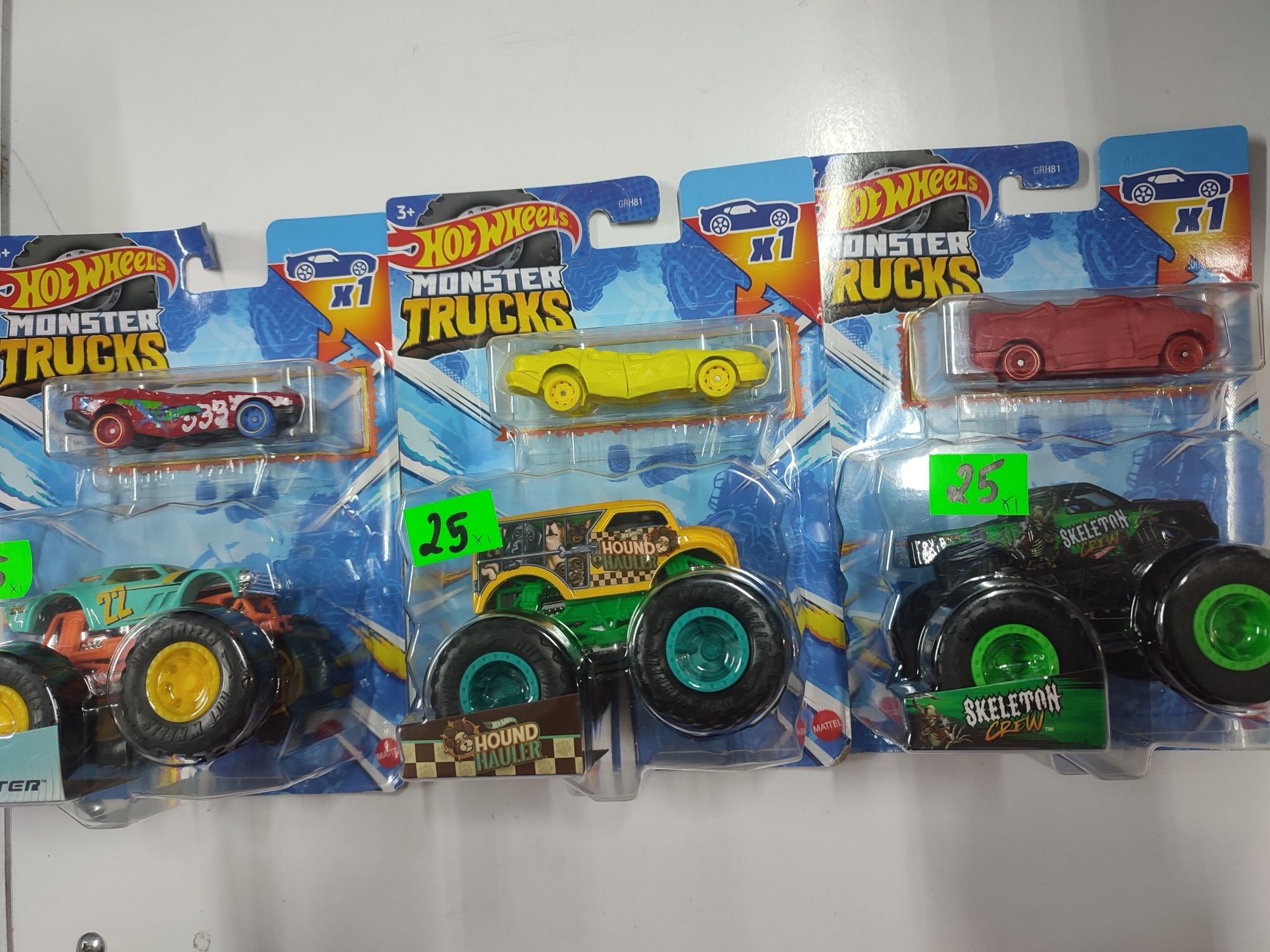 Hot wheels monster trucks: Skeleton Cree, Hound HAULER, Night SHIFTER