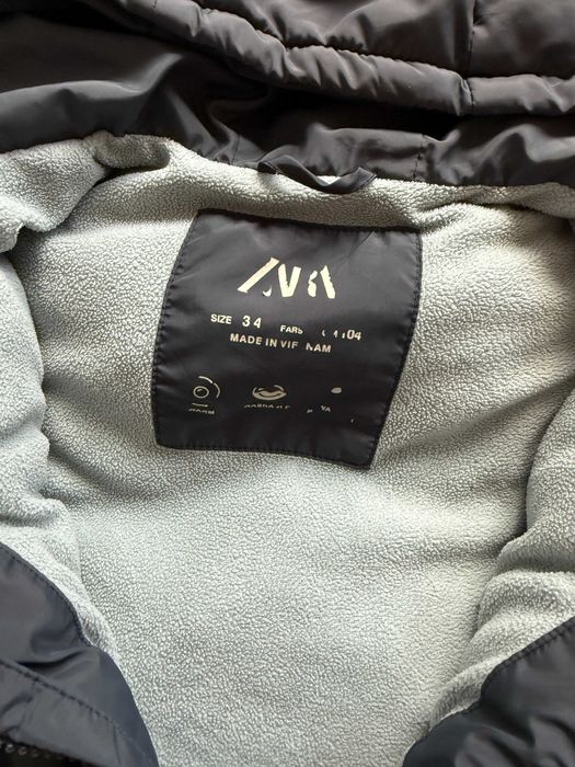 Elegancka Kamizelka bezrękawnik ZARA r 104 z kapturem ołowiany kolor