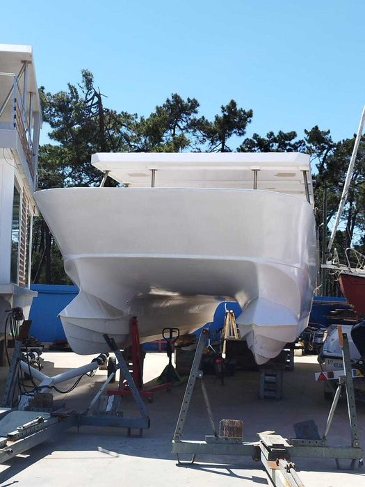 Catamarã em construção – oportunidade para assumir projeto