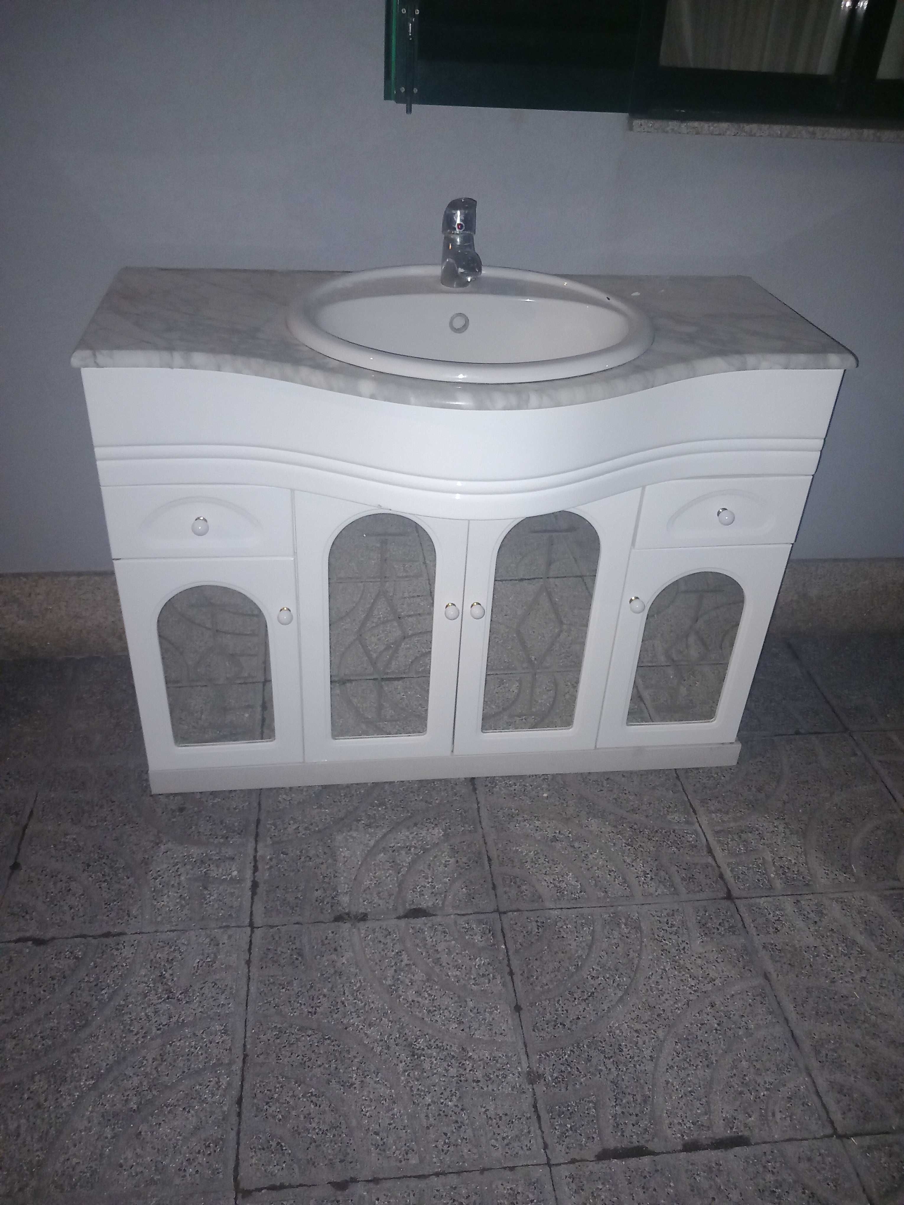 Movel de casa de banho