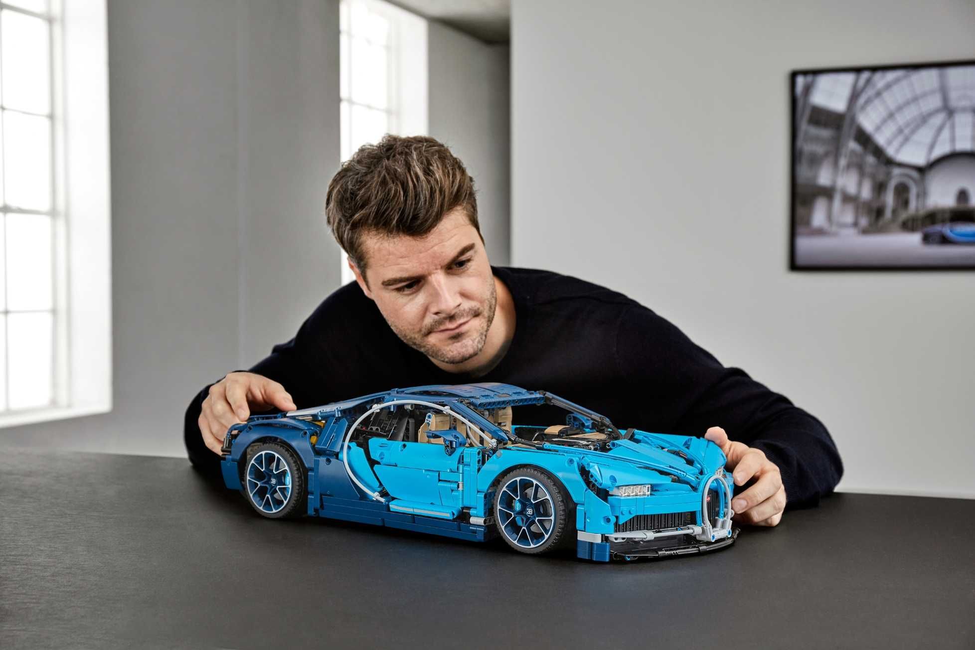 Lego Technic Bugatti Chiron novo em caixa selada - 42083