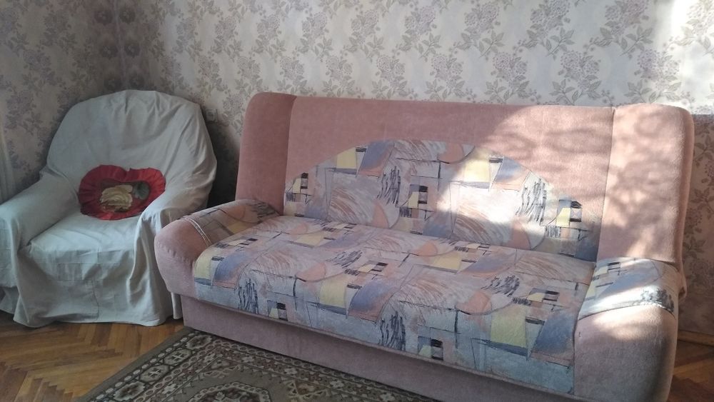 Диван раскладной, состояние  нового,  антикоготь, корпус-сосна