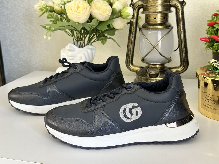 Кросівки жіночі Claudia Ghizzani 37 розмір