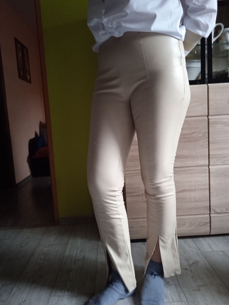 Spodnie z eko skóry