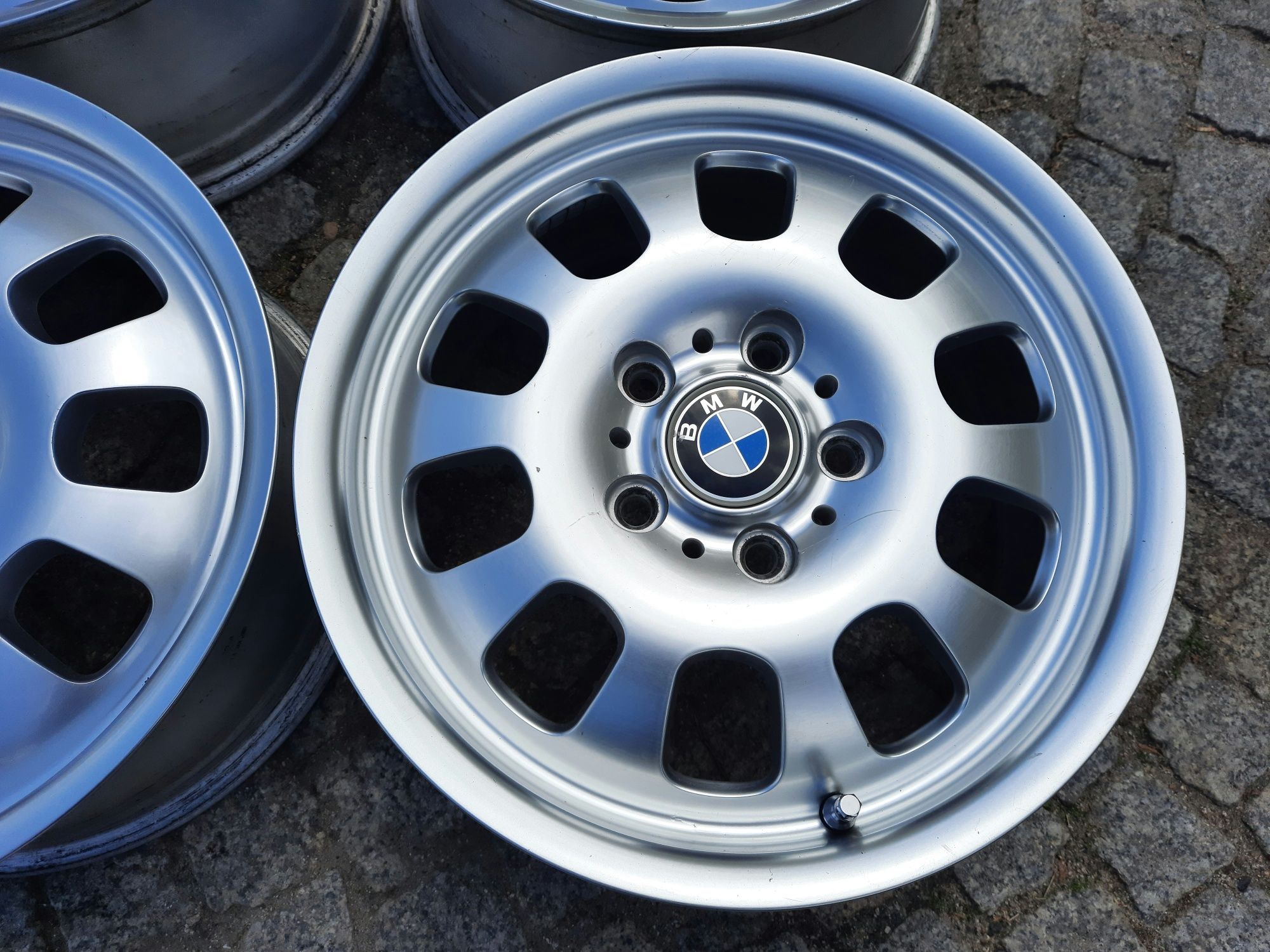 BMW 16 5x120 ET47 / E87 E81 E82 E88 E36 E46 Z3 Mini One Cooper