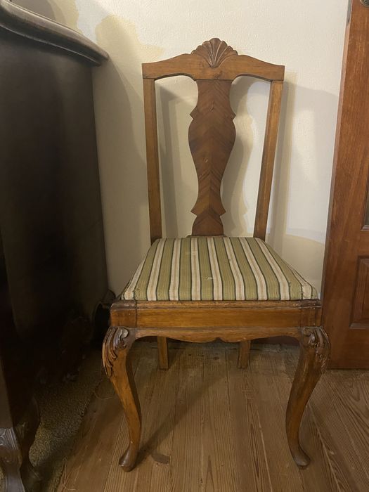 Excente Oportunidade!!! Cadeiras em Madeira,Estilo Arte Nova !!!