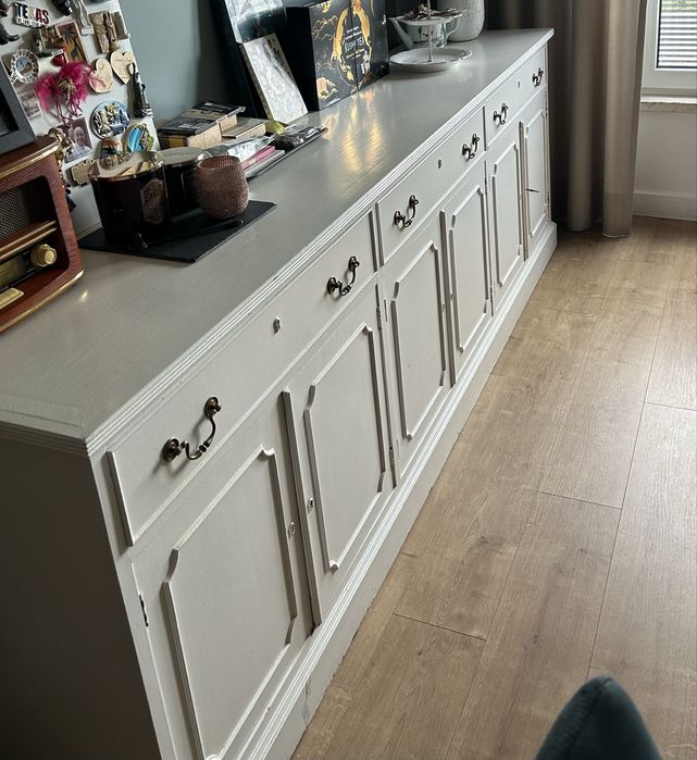 Móvel em madeira maçica